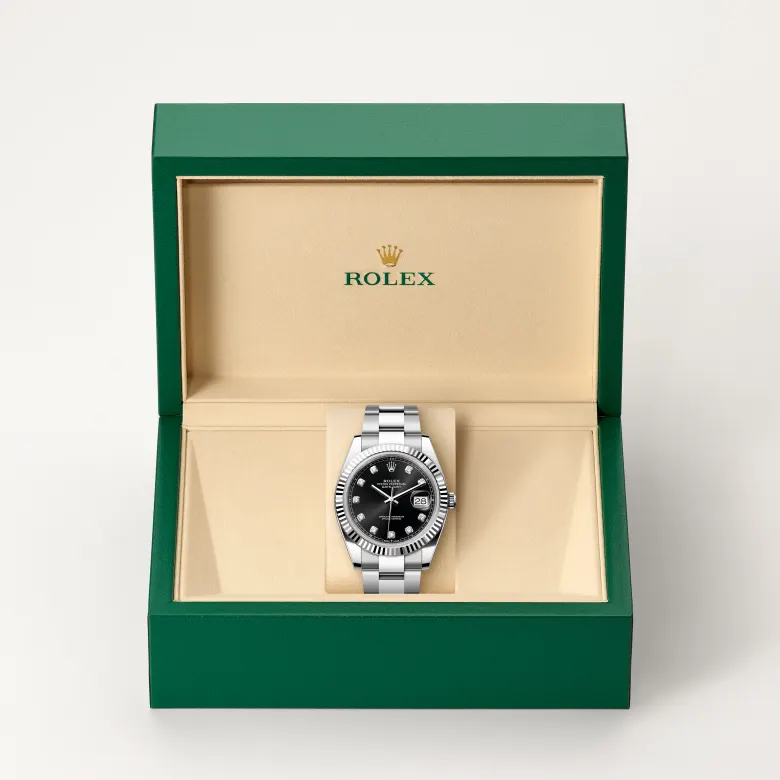 Rolex M126334-0011 - The vibrant black dial