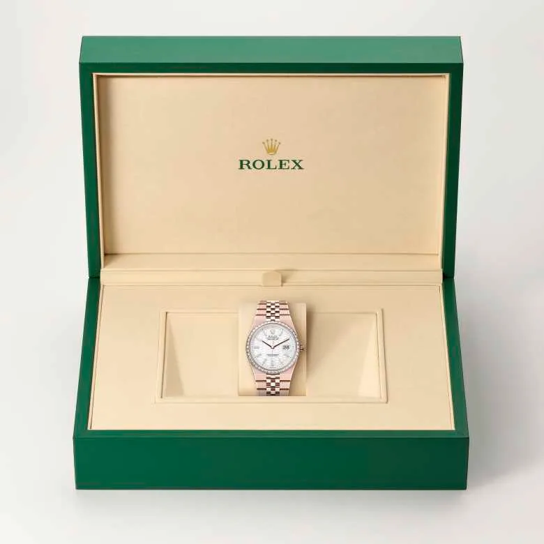 rolex M127285TBR-0002   - Il quadrante bianco intenso