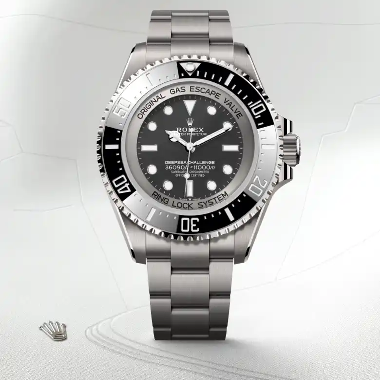 rolex M126067-0002   - La lunetta in ceramica e l’indicazione luminescente