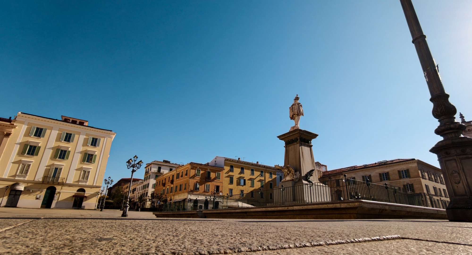 Piazza d'Italia a Sassari, a pochi passi da Manì Boutique in Via Roma